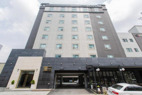 KNox Hotel